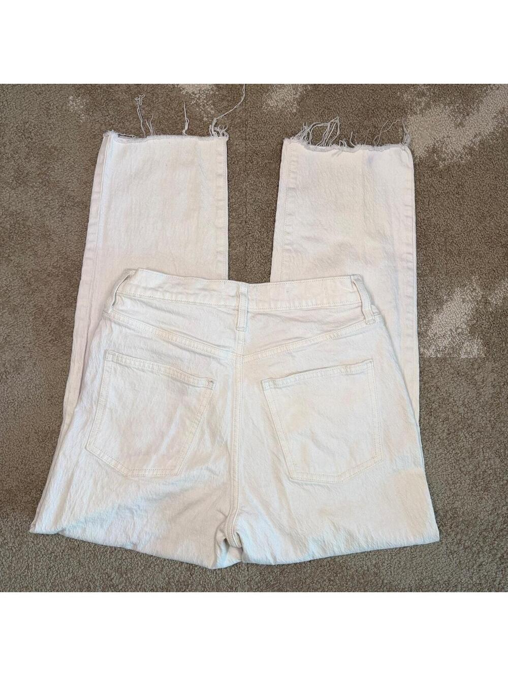Universal Thread Women's White Jeans